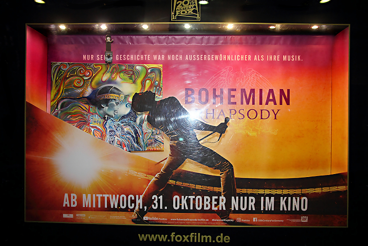 filmwelt schweinfurt Bohemian Rhapsody Queen Freddy Mercury - RobSKY Guerilla-Ausstellung, Guerilla Art Show - begleitend zum Dokumentarfilm über Freddy Mercury von Queen von Foxfilm 