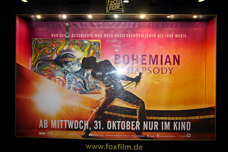 filmwelt schweinfurt Bohemian Rhapsody Queen Freddy Mercury - RobSKY Guerilla-Ausstellung, Guerilla Art Show - begleitend zum Dokumentarfilm ber Freddy Mercury von Queen von Foxfilm 